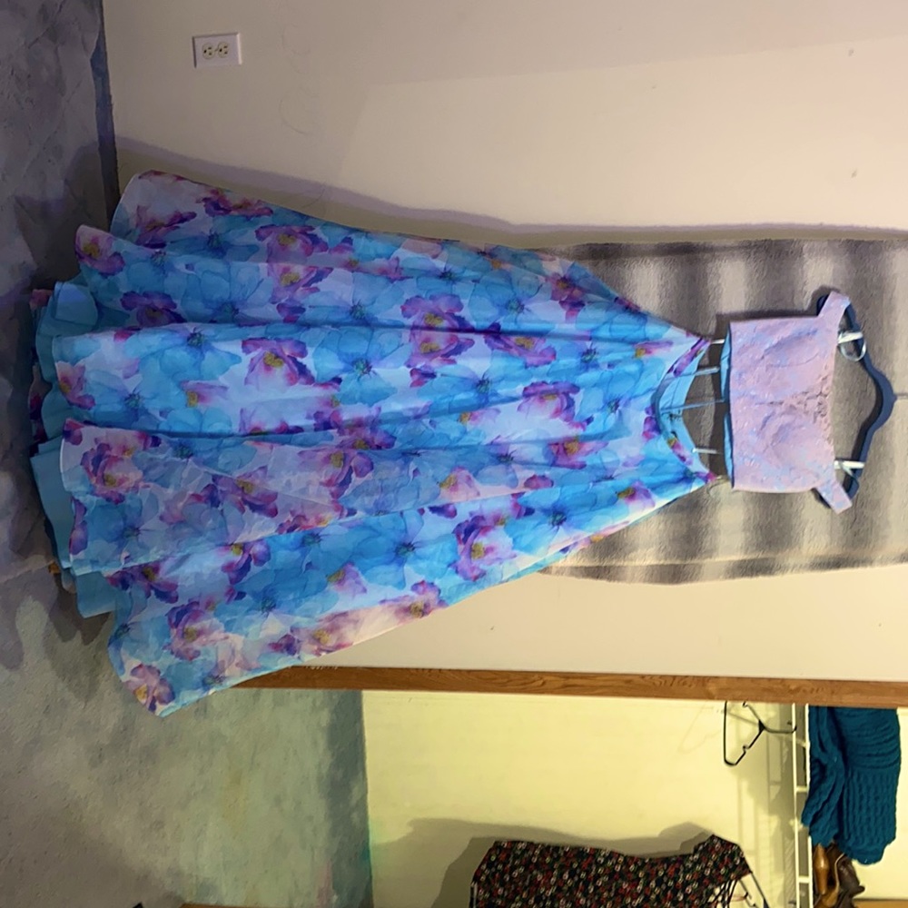 Faviana Glamour size 8 prom dress